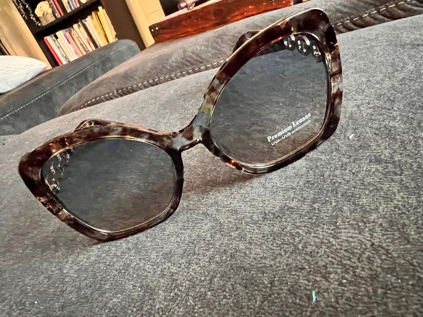 Sunglasses statement tortoise